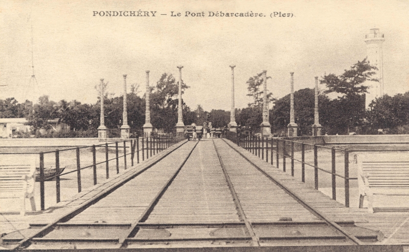 01-21 - Pondichery - pier et colonnes - vue vers l'ouest - 1